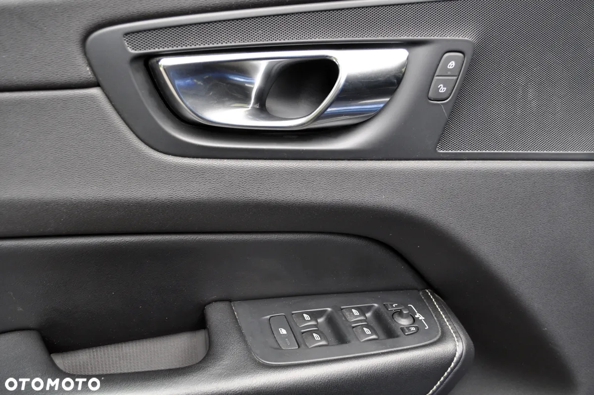 Volvo XC 60 D5 SCR AWD R-Design - 23