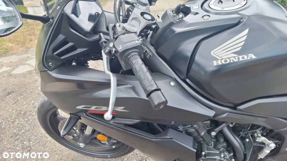 Honda CBR - 37