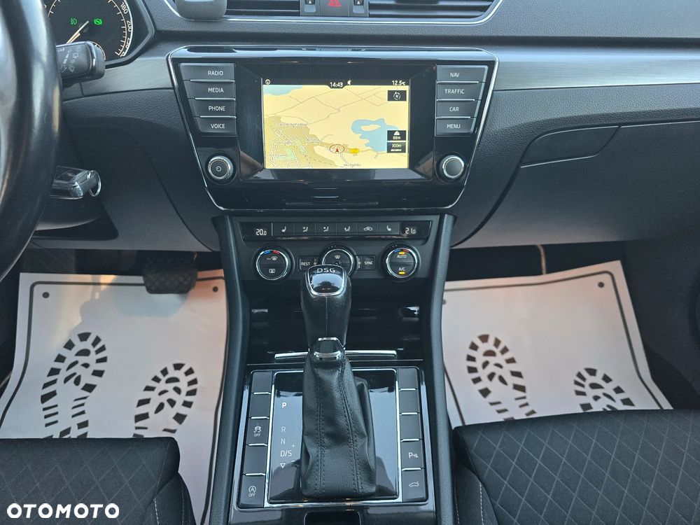 Skoda Superb 2.0 TDI DSG Ambition - 25