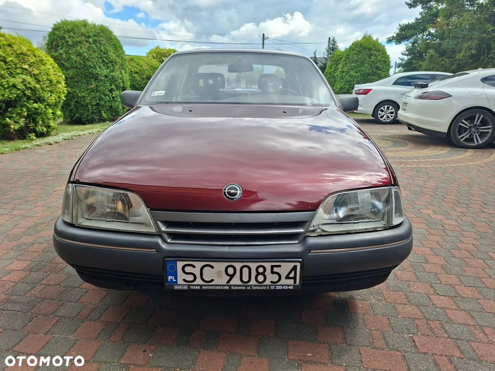Opel Omega 2.4i GL - 8