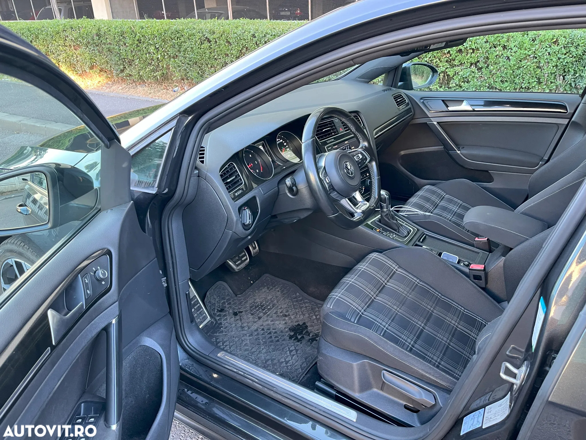 Volkswagen Golf 2.0 TDI DSG GTD - 14