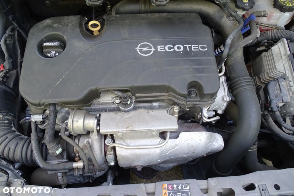 Opel Astra 1.4 Turbo Start/Stop Dynamic - 26