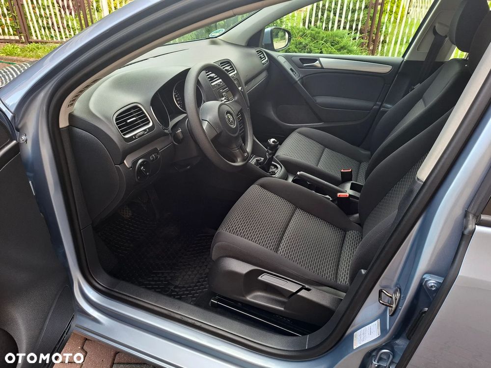 Volkswagen Golf - 22