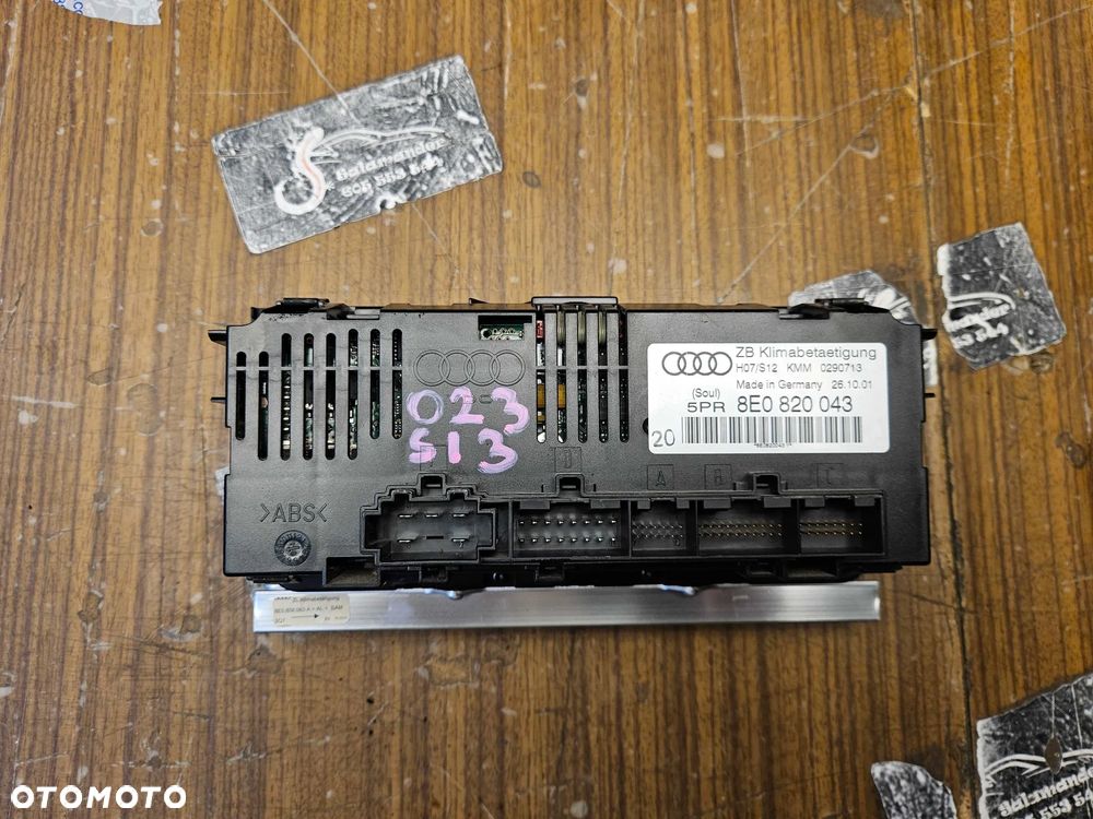 Klimatronik 8E0820043 Panel Sterowania Nawiewu Klimatyzacji Czarny Soul 1 DIN AUDI A4 B6 - 8