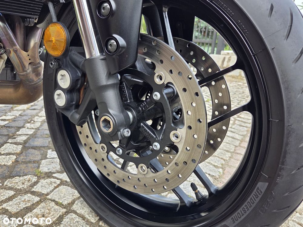 Yamaha MT - 17