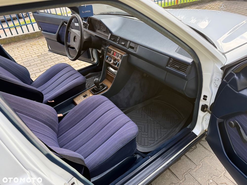 Mercedes-Benz W124 (1984-1993) - 15