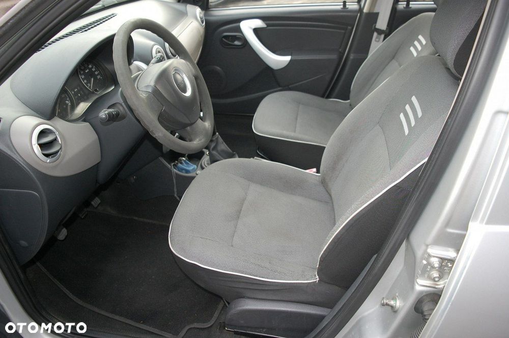 Dacia Sandero - 5