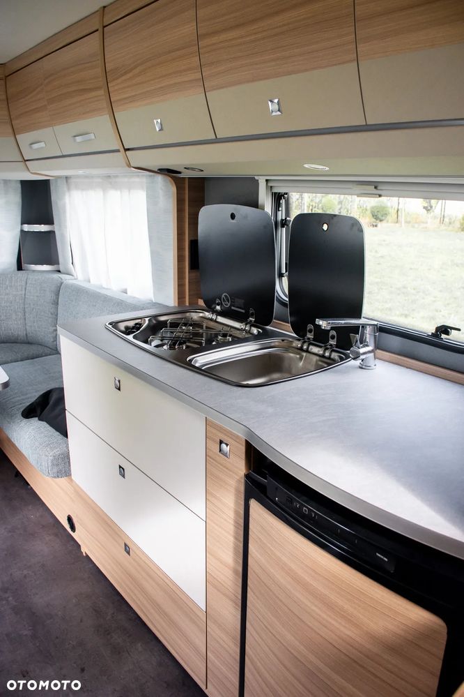 Dethleffs 730FKR Camper - 23