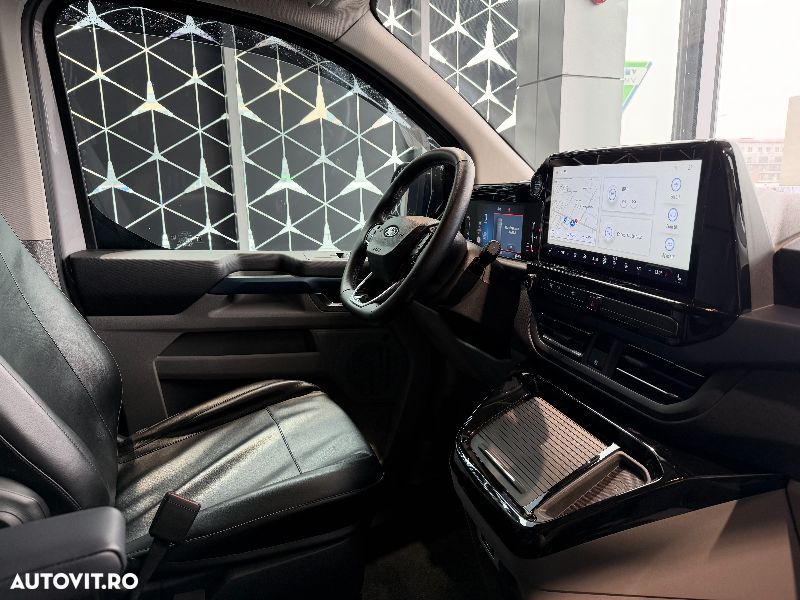 Ford Tourneo Custom - 13