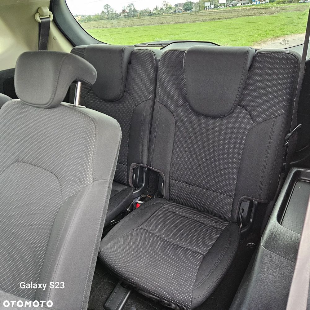 Kia Carens 1.7 CRDi 141 Dream Team Edition - 19