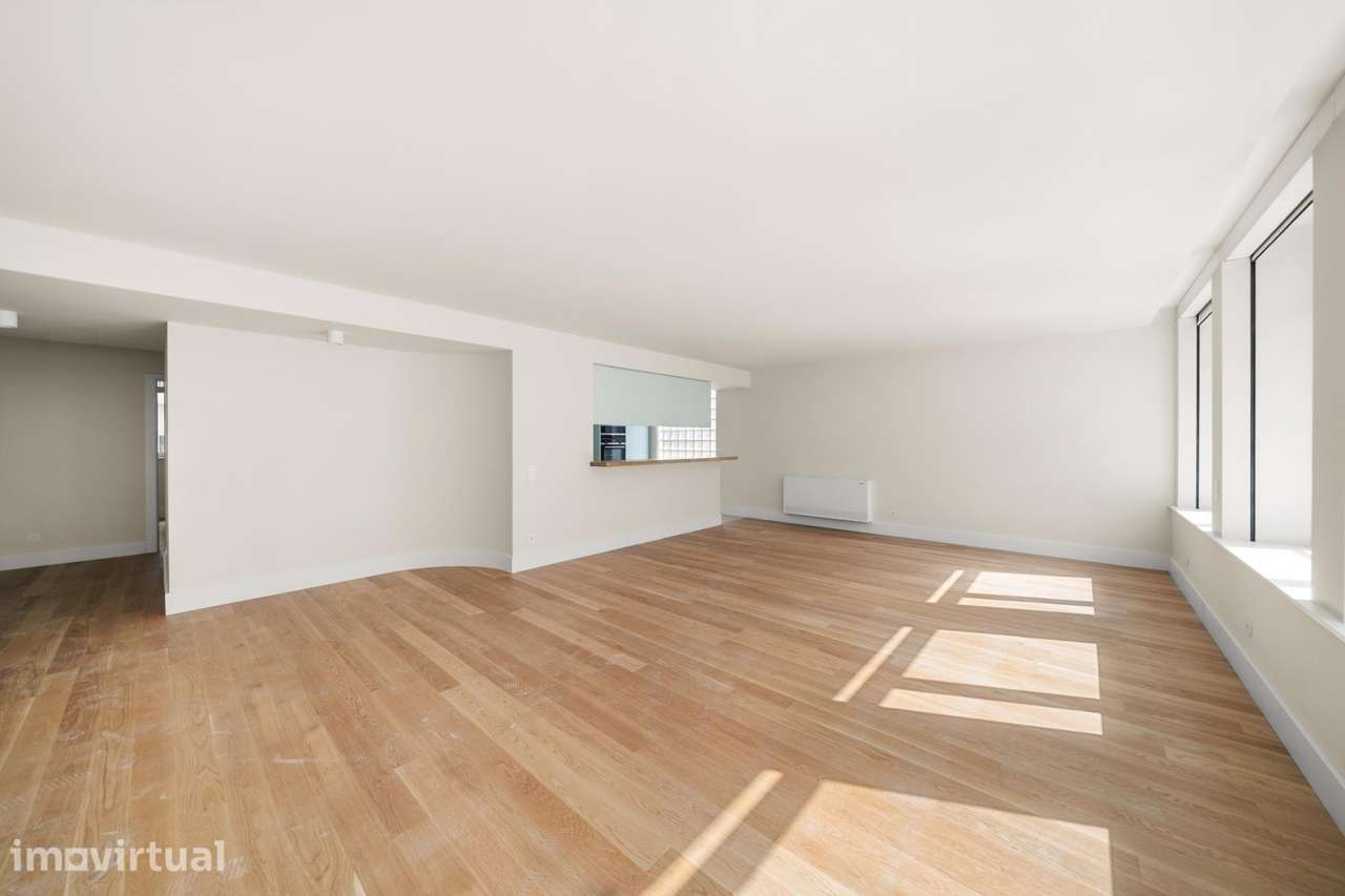 Apartamento T3 em Prédio de Requinte no Porto! - Grande imagem: 4/31