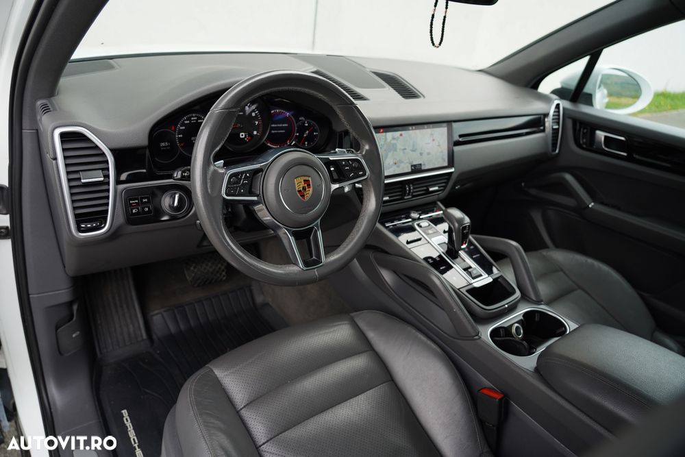 Porsche Cayenne Coupe Standard - 10