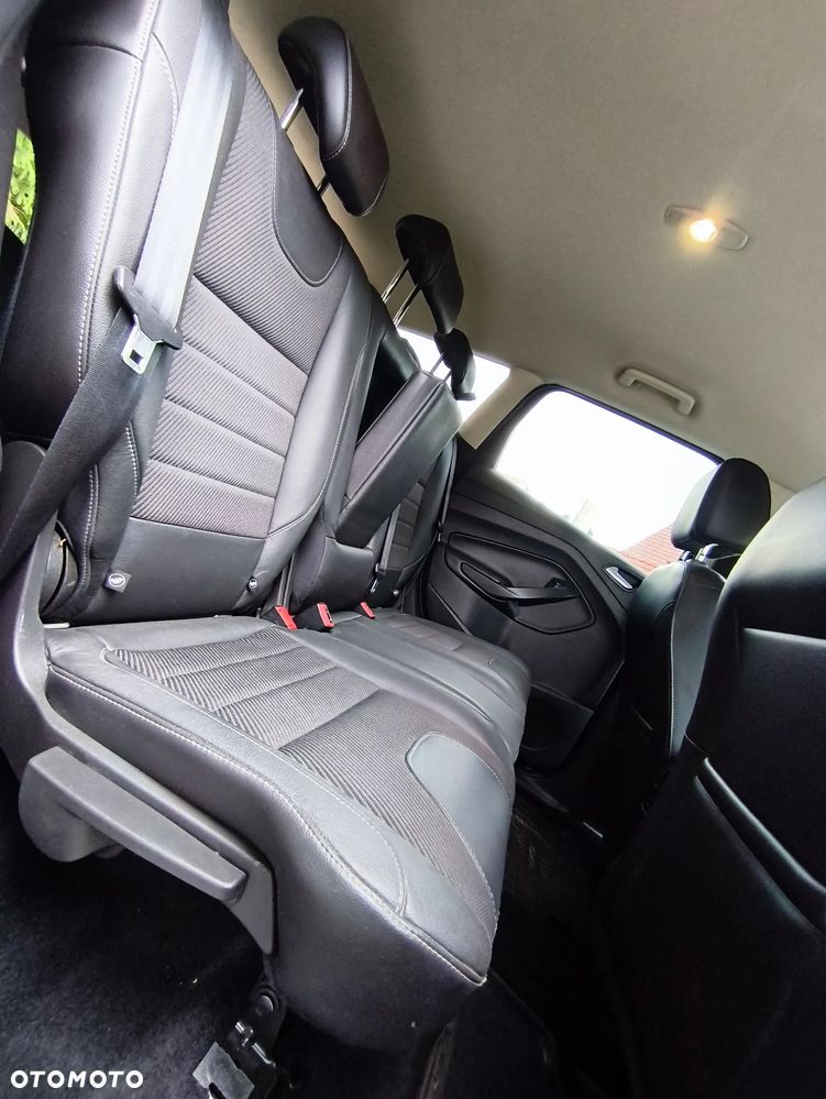Ford Kuga 2.0 TDCi 4x4 Titanium - 25