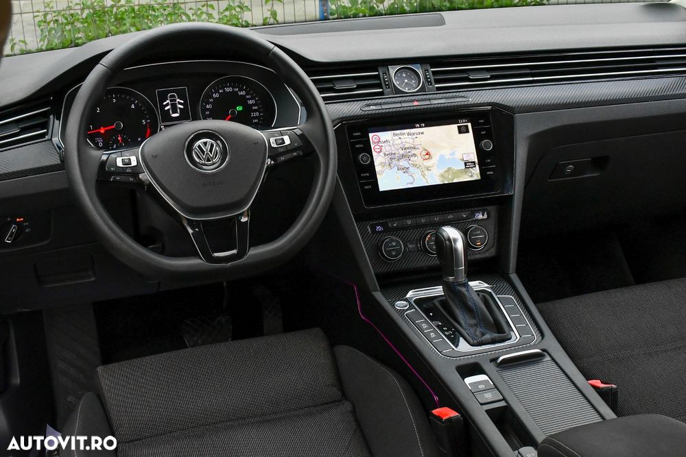 Volkswagen Passat 2.0 TDI DSG Comfortline - 13