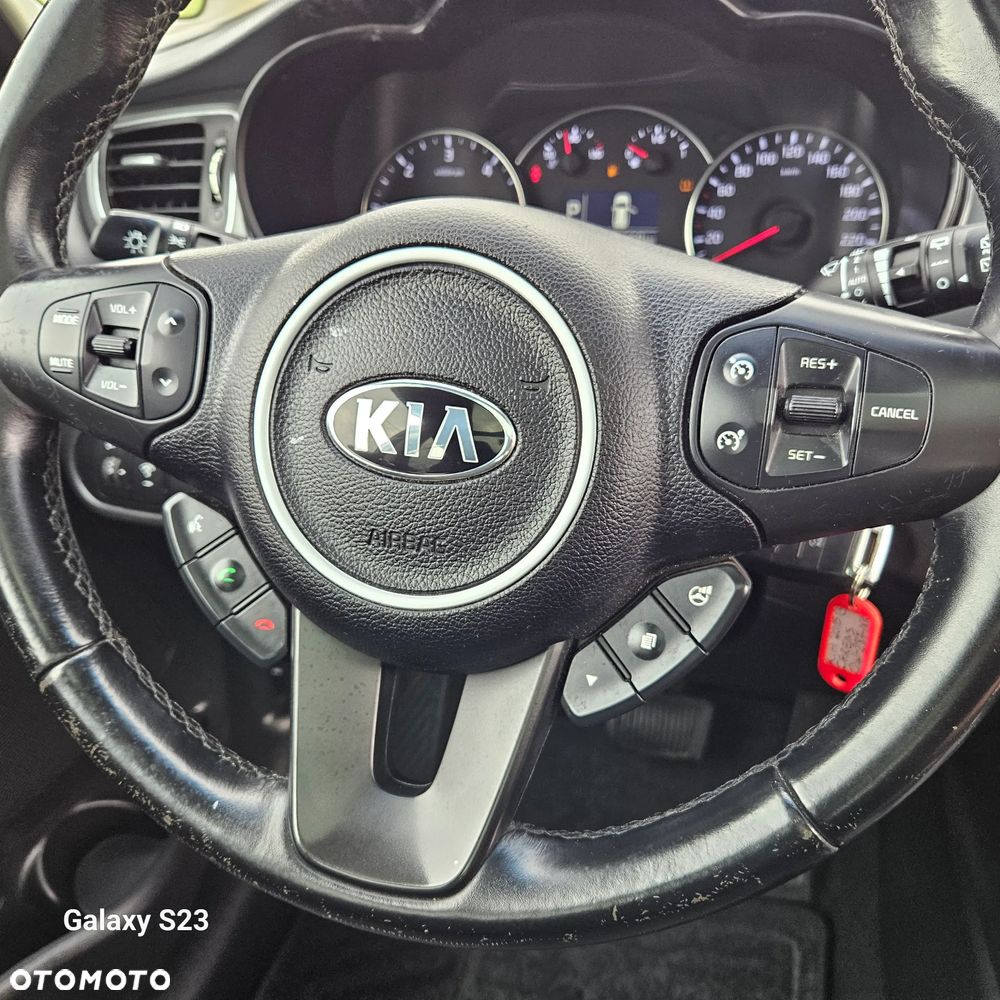 Kia Carens 1.7 CRDi 141 Dream Team Edition - 35