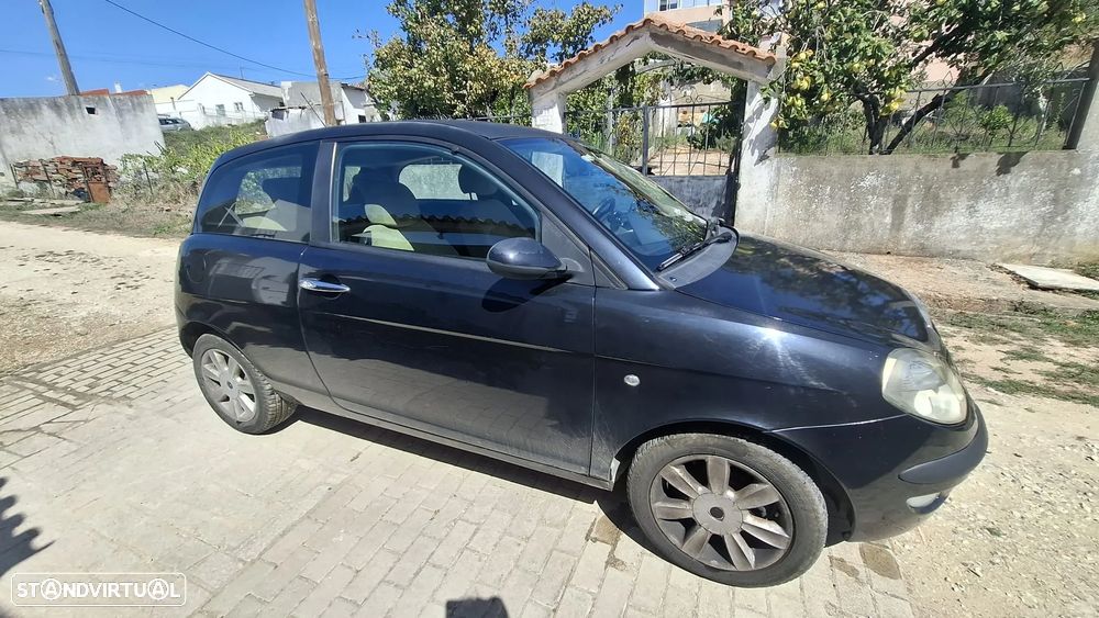 Lancia Ypsilon 1.3 M-jet Argento 5 - 6