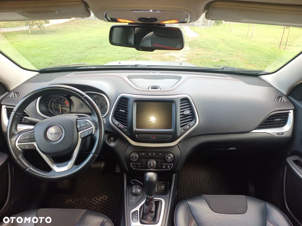 Jeep Cherokee - 15