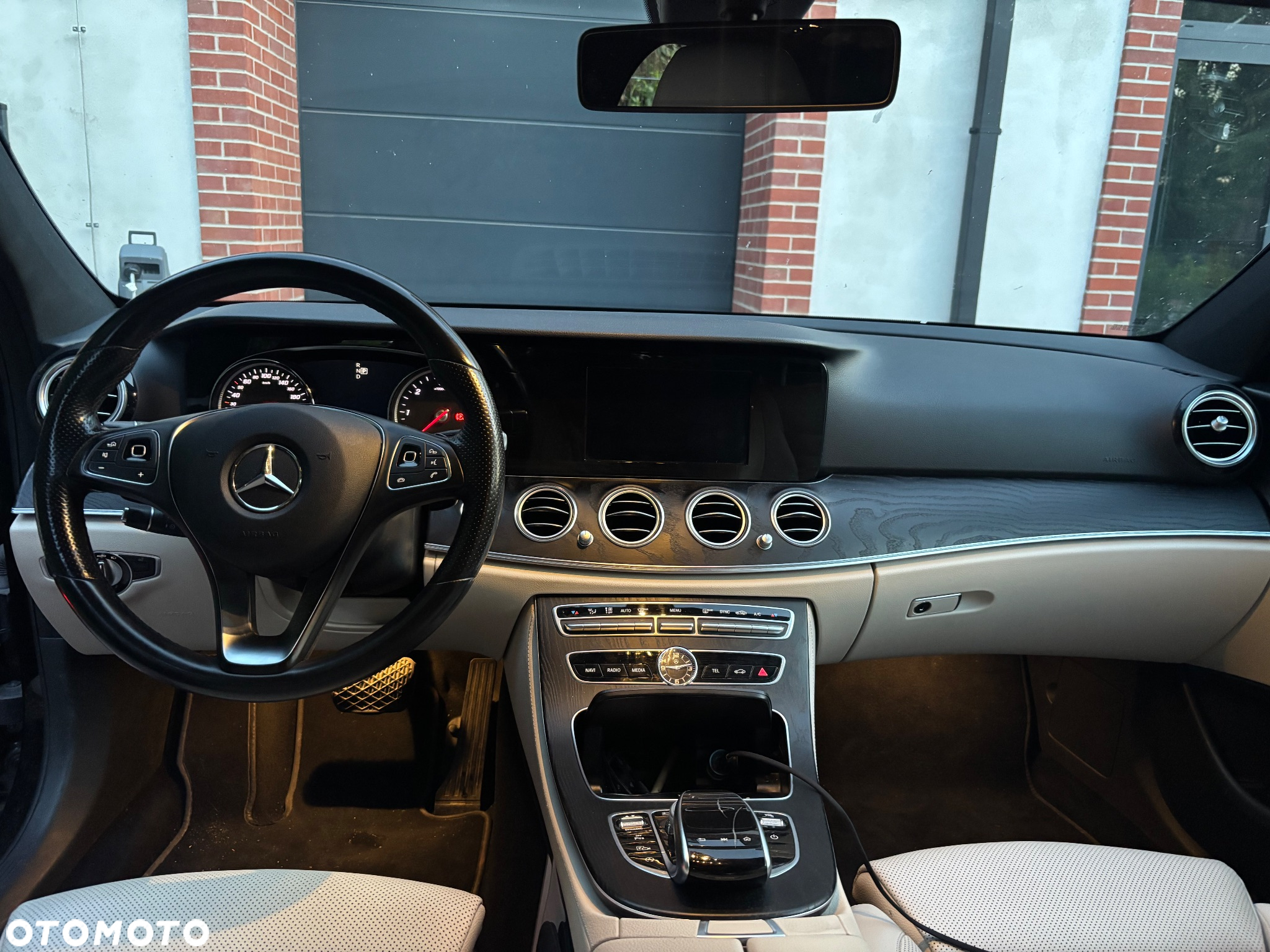 Mercedes-Benz Klasa E 200 d 9G-TRONIC - 8