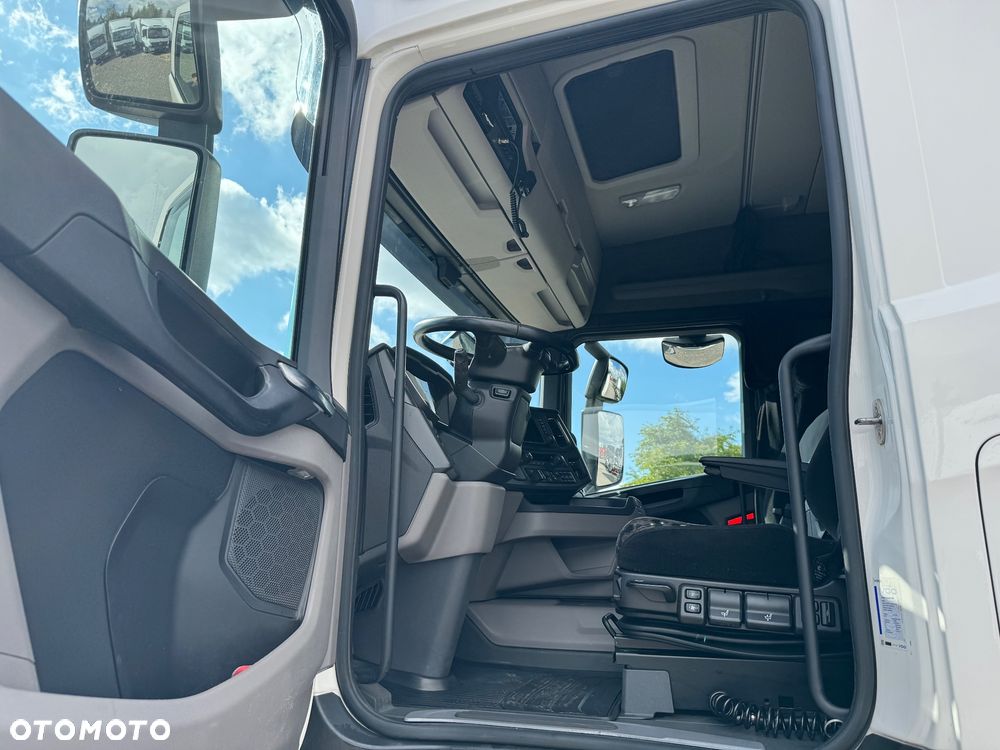 Scania R 450 KONTENER / IZOTERMA 7.40m - WINDA - 18