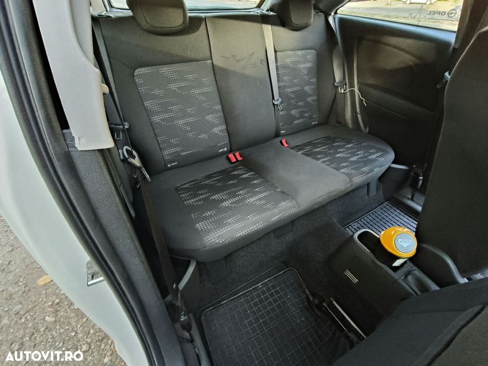 Opel Corsa 2013 photo 3