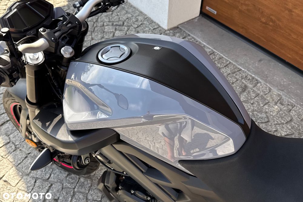 Yamaha MT - 19