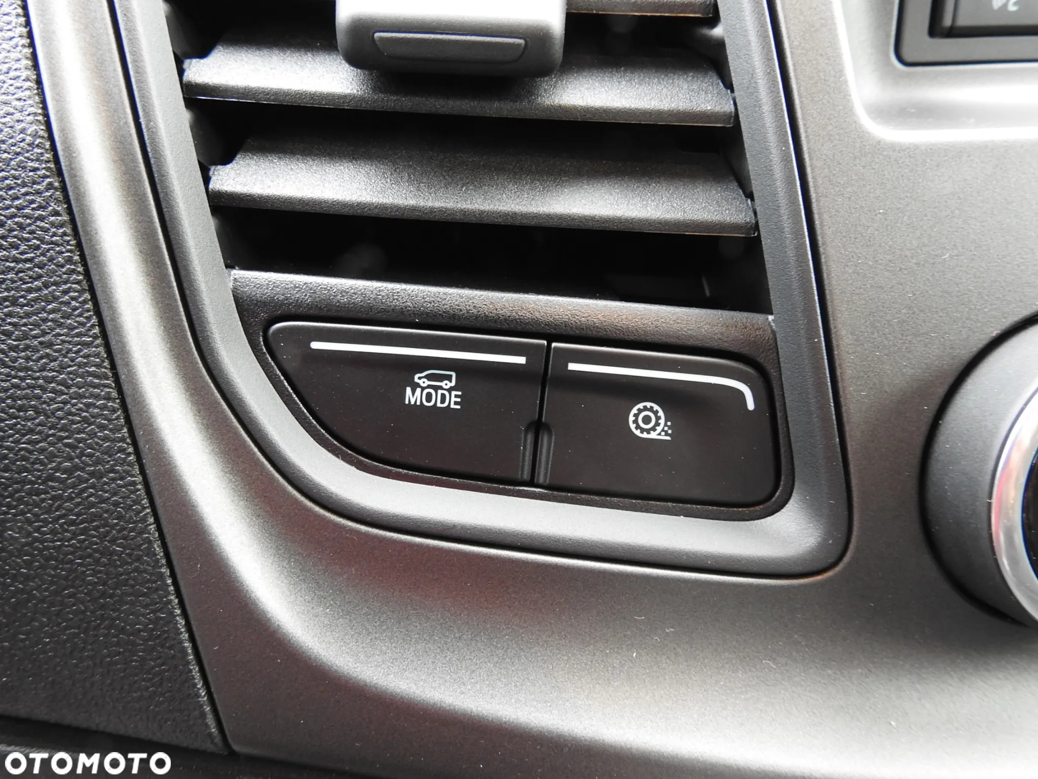 Ford TRANSIT NOWY PLANDEKA WINDA 8 PALET TEMPOMAT KLIMATYZACJA ASO 130KM [ B43455 ] - 36