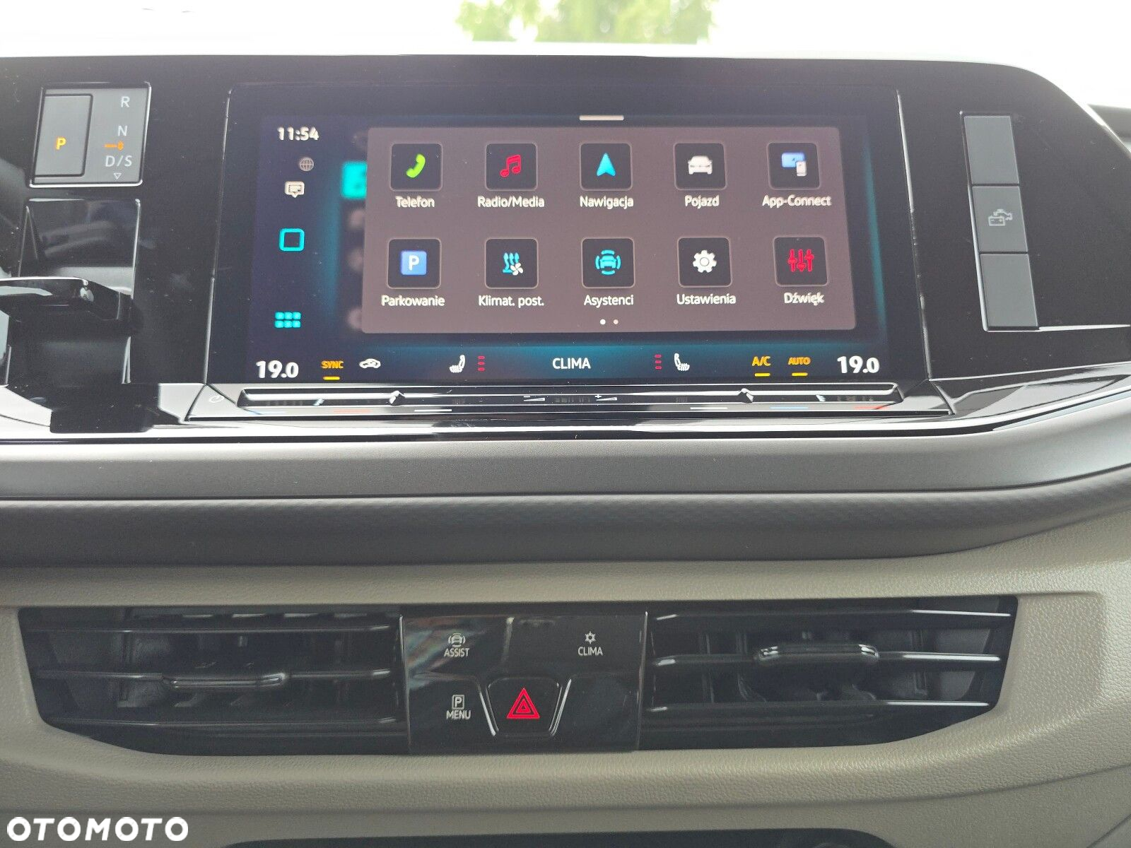 Volkswagen california Nowa California Beach silnik: 2,0 l TDI SCR 150 KM / skrzynia biegów: 7-biegowa DSG rozstaw osi: 3124 mm - 22
