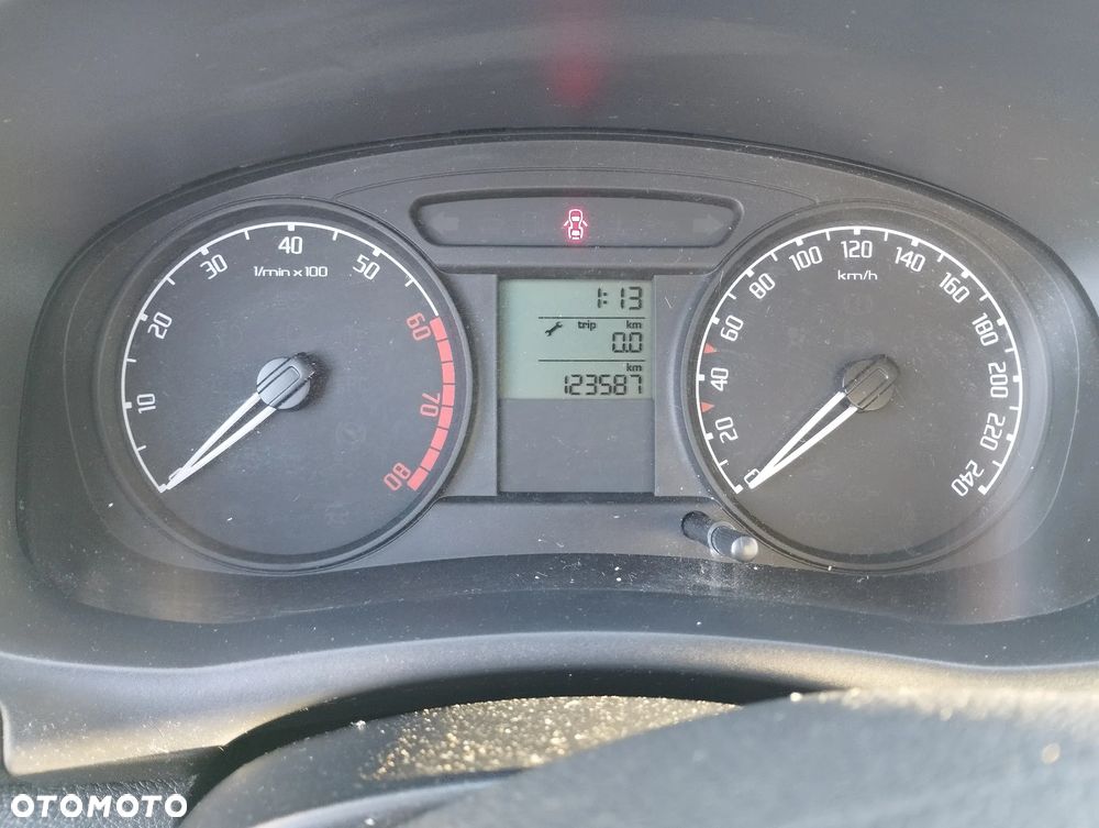 Skoda Fabia 1.4 16V Ambiente - 11