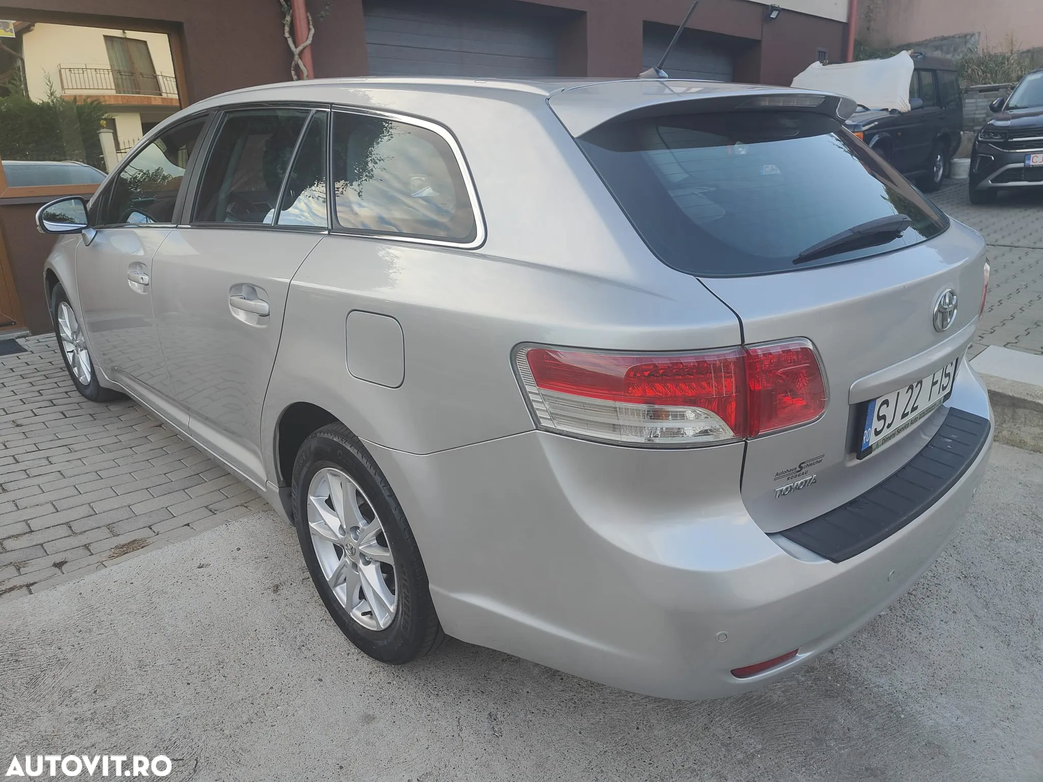 Toyota Avensis - 5