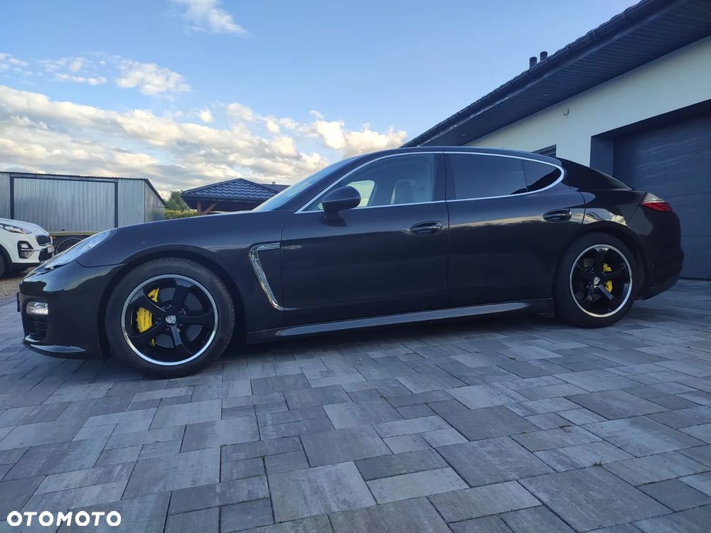 Porsche Panamera 4S - 8