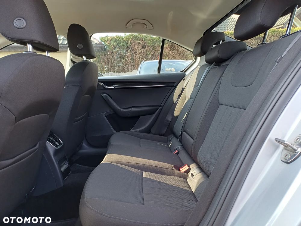 Skoda Octavia 1.8 TSI DSG Ambition - 18