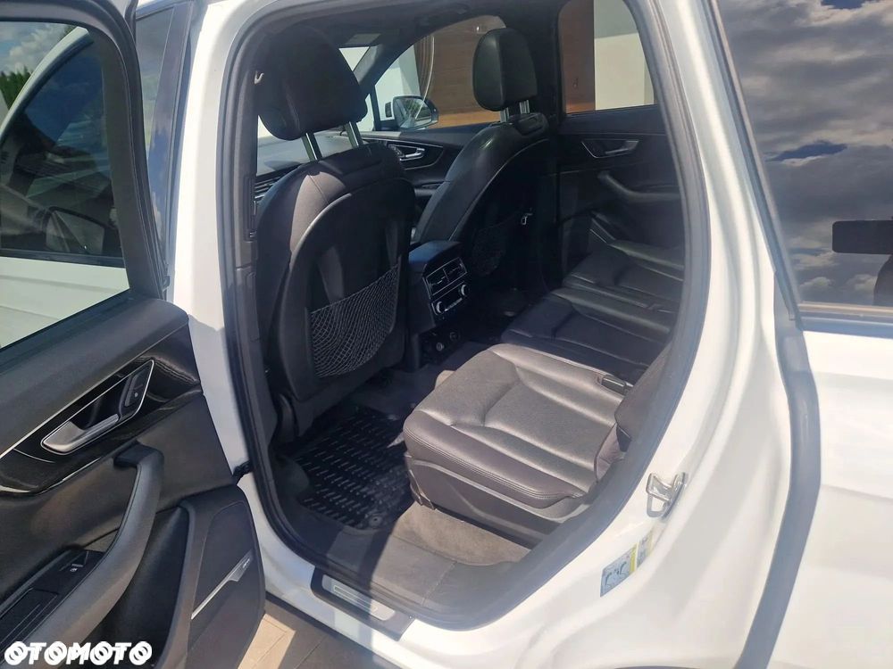 Audi Q7 - 11