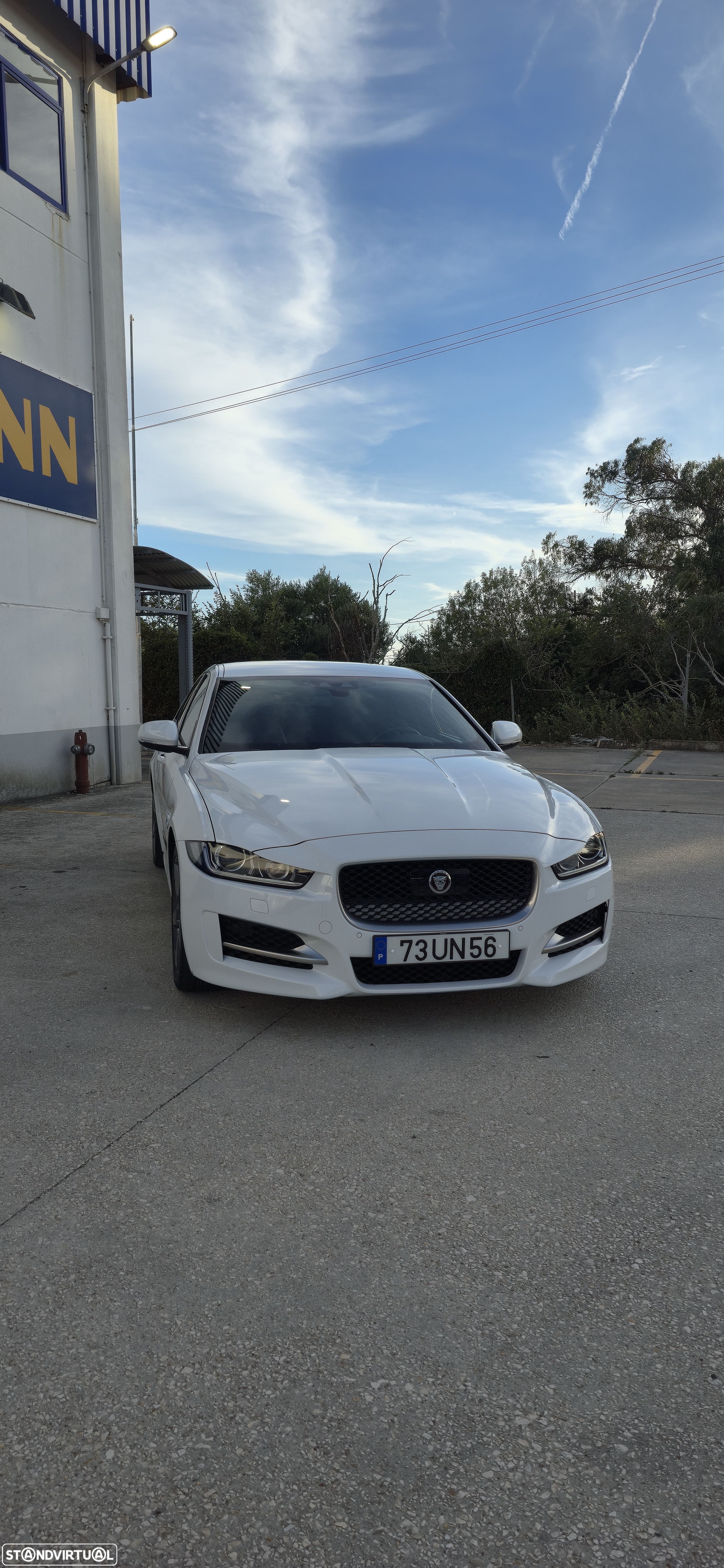 Jaguar XE 2.0 D R-Sport Aut. - 2