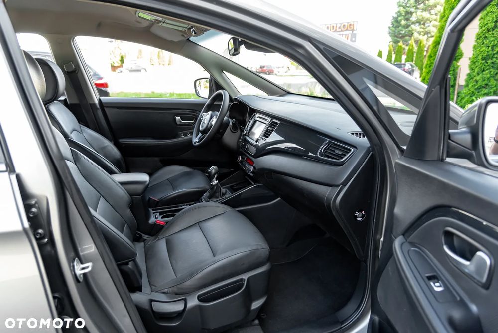 Kia Carens 1.7 CRDi 136 Dream Team Edition - 11