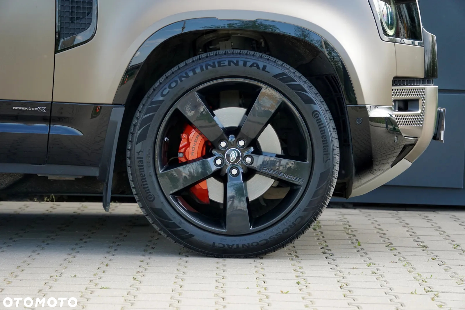 Land Rover Defender 110 P400 X - 16