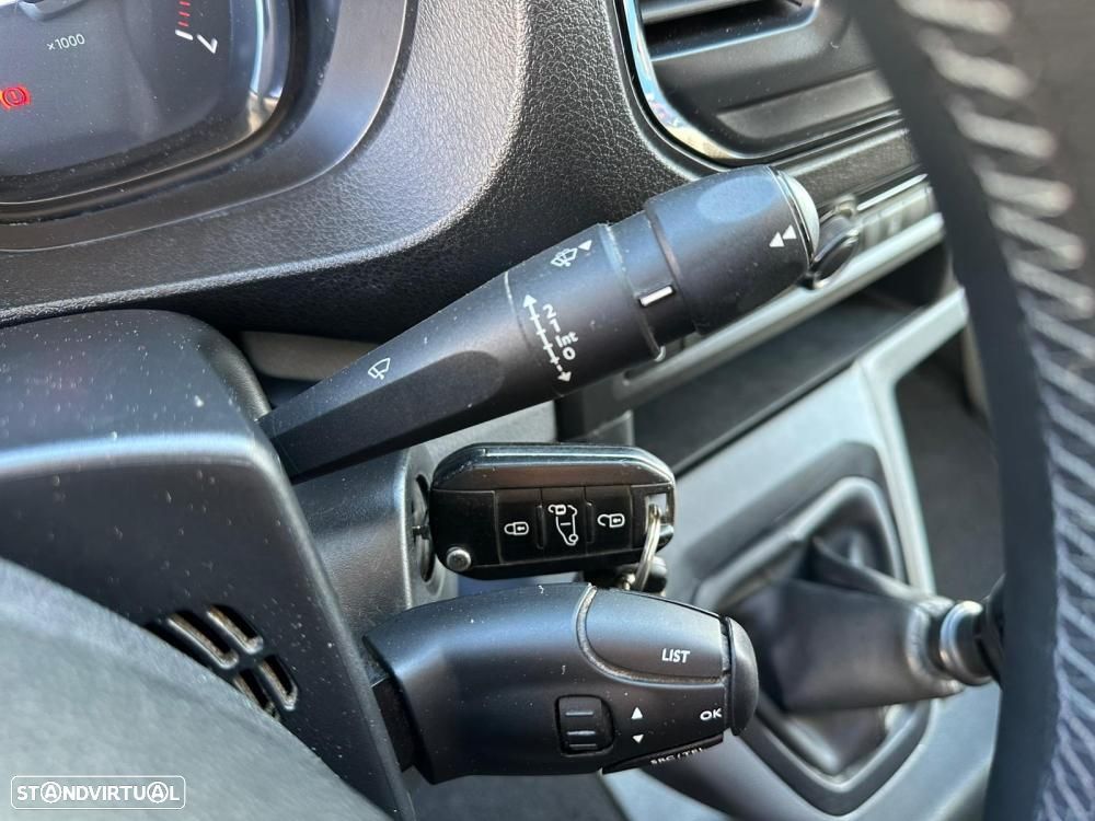 Citroën Jumpy 2.0 BlueHDi 3 LUG. IVA Dedutível - 17