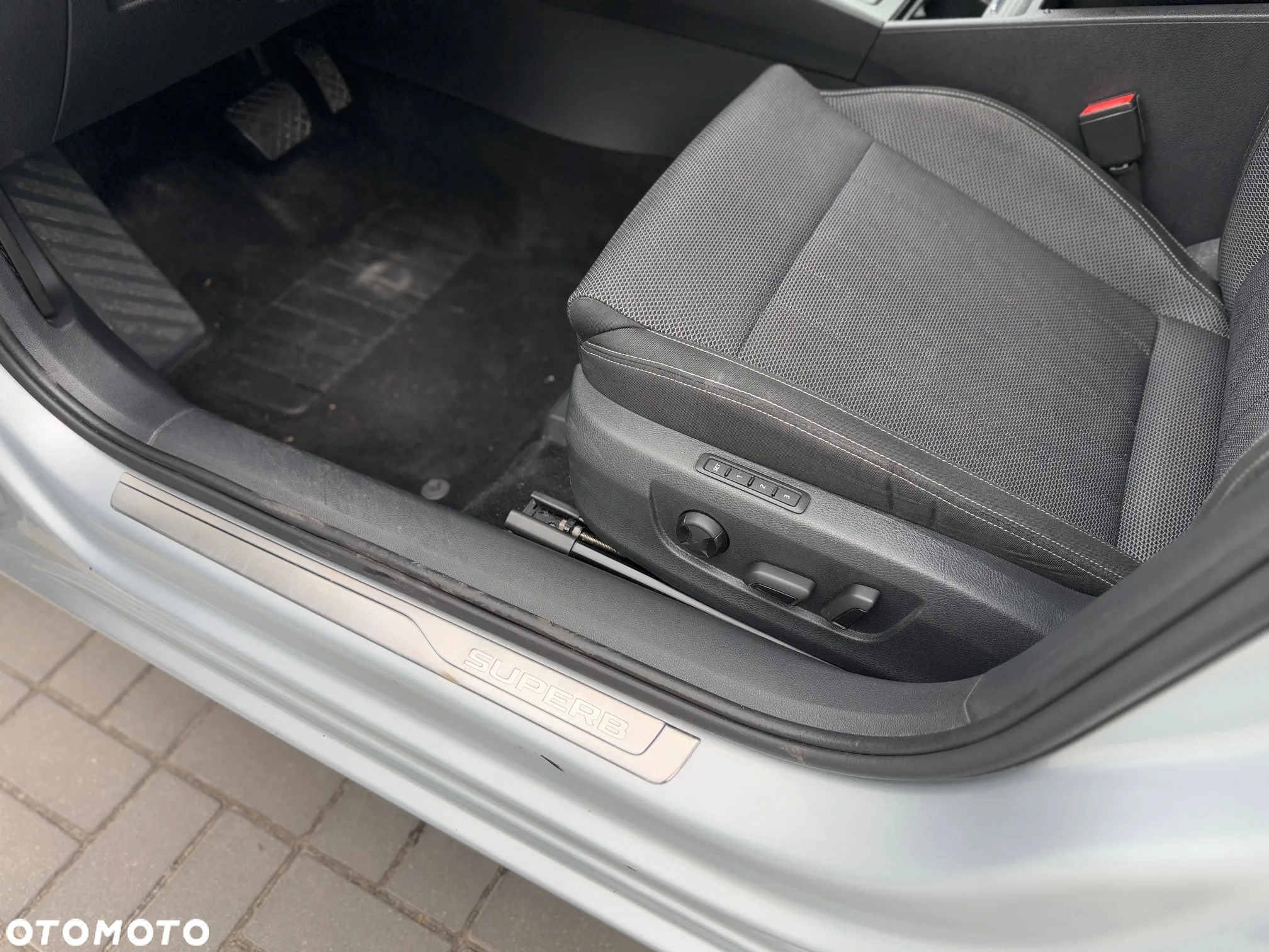 Skoda Superb 2.0 TDI SCR Style DSG - 20