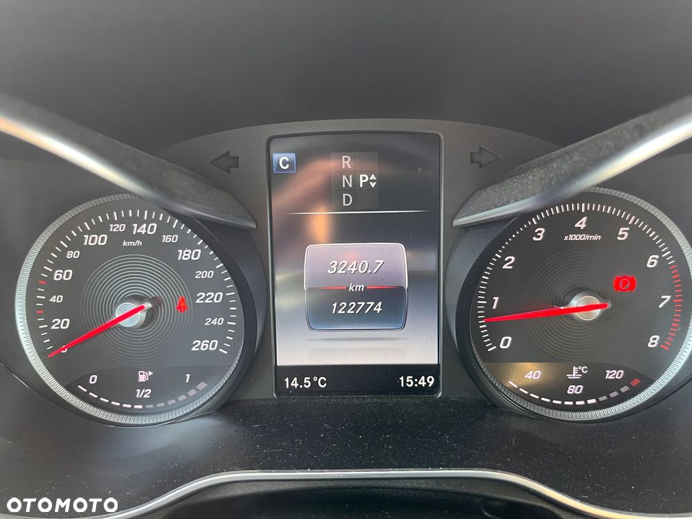 Mercedes-Benz Klasa C 300 7G-TRONIC - 26