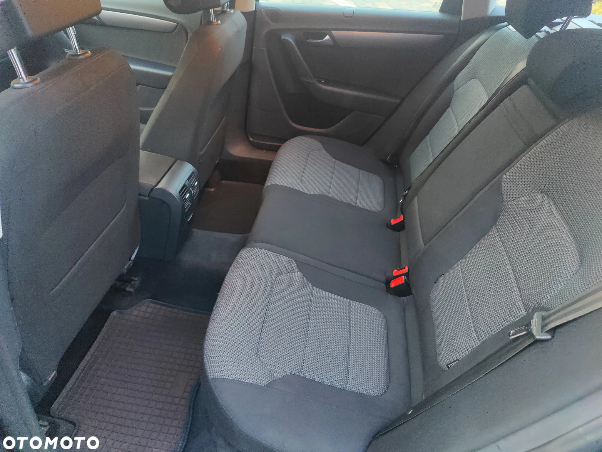 Volkswagen Passat 2.0 TDI Comfortline - 7