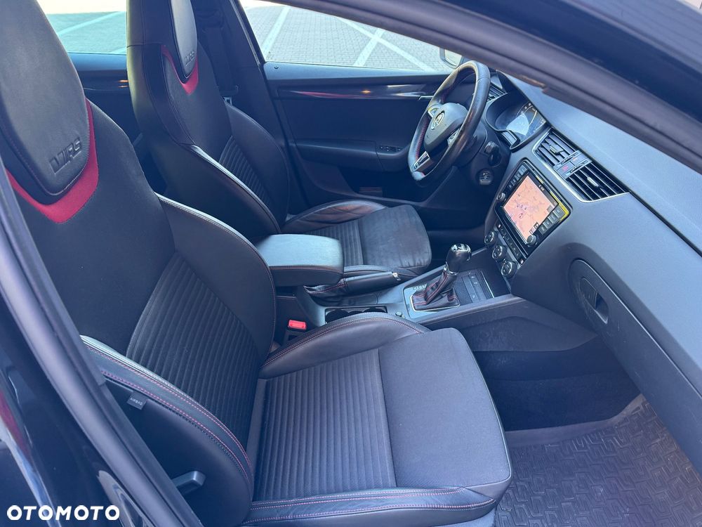 Skoda Octavia 2.0 TDI DSG RS - 24