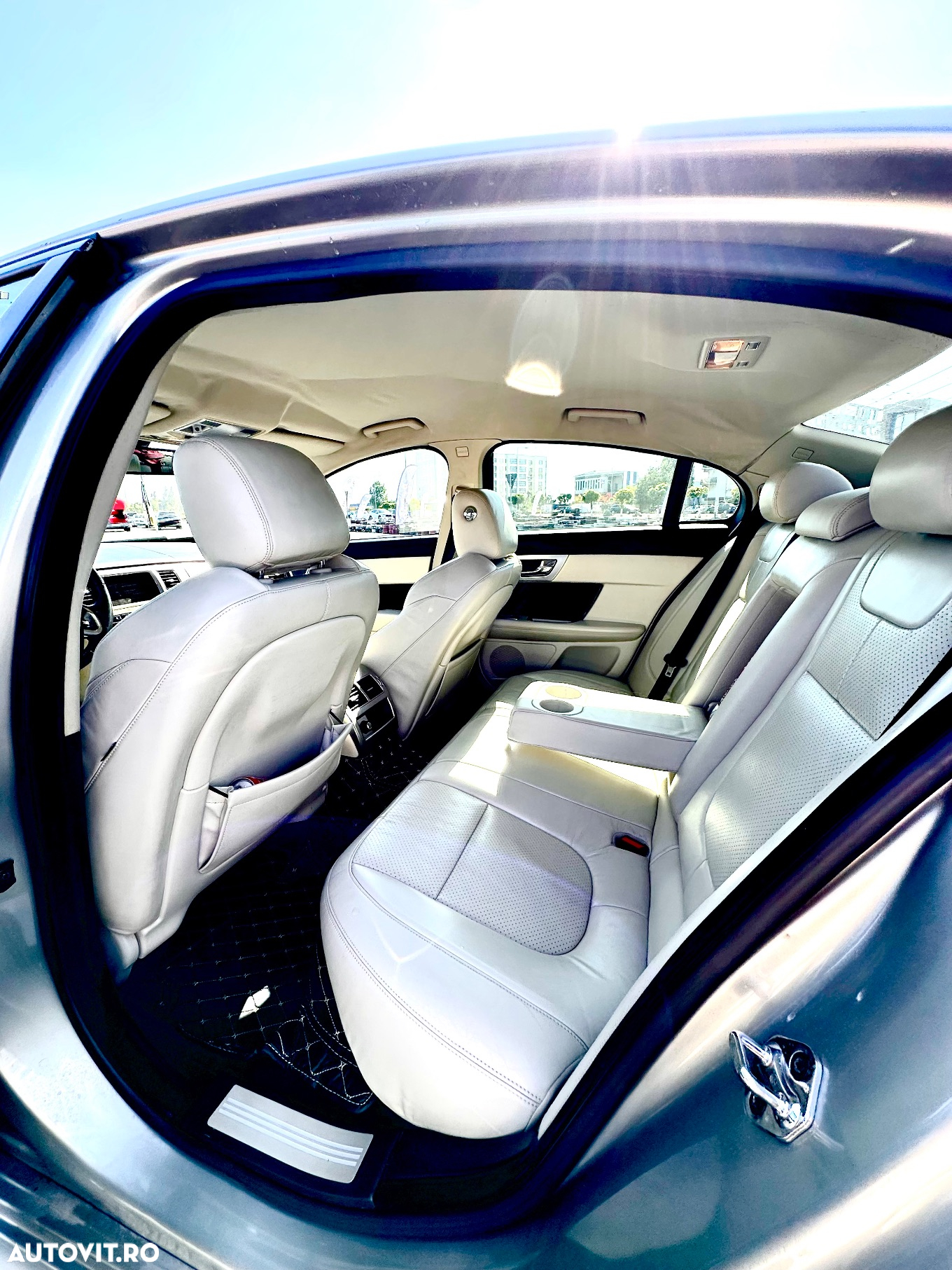 Jaguar XF 3.0D S Luxury - 7