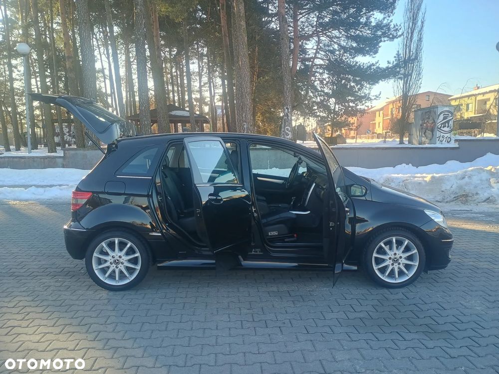 Mercedes-Benz Klasa B 200 Turbo SPORT EDITION - 12