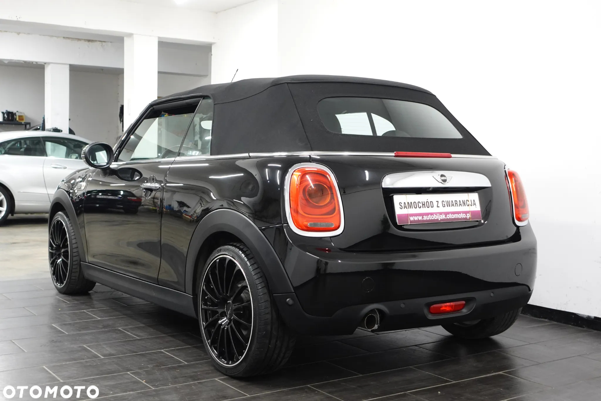 MINI ONE Cabrio - 4