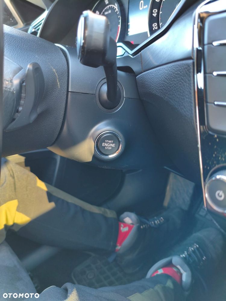 Skoda Superb 2.0 TDI Ambition DSG - 25