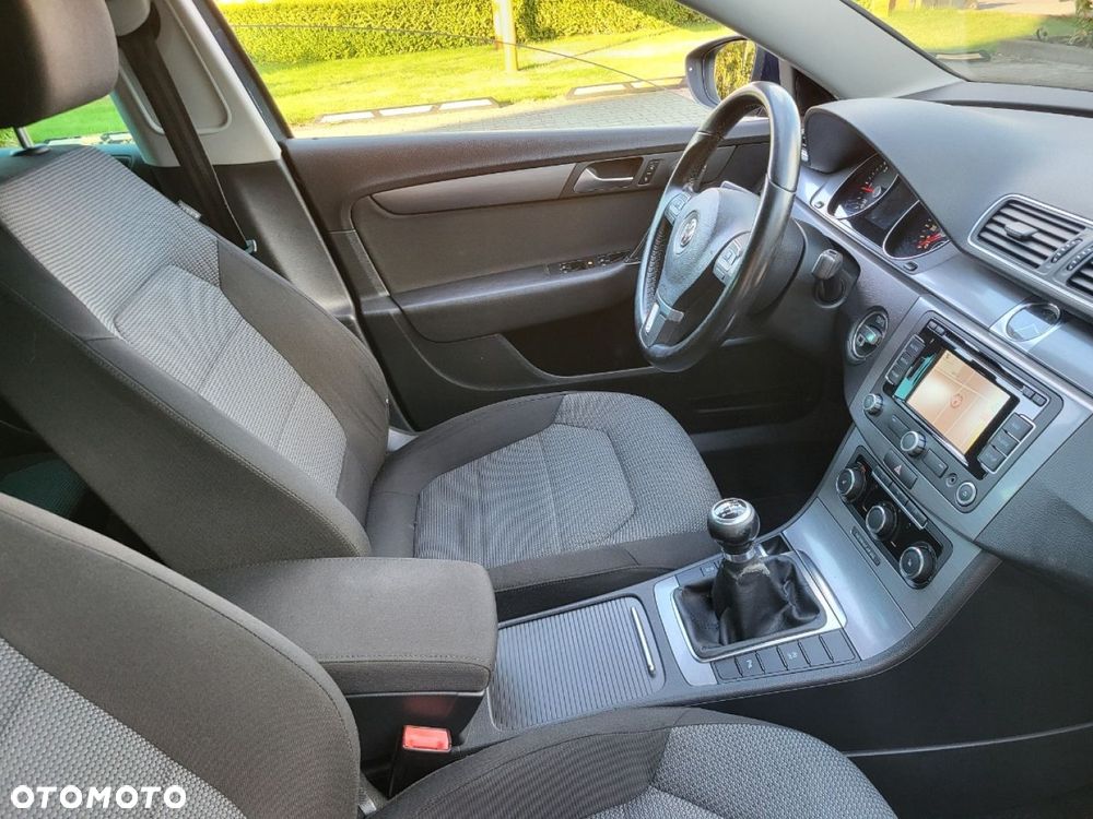 Volkswagen Passat - 9