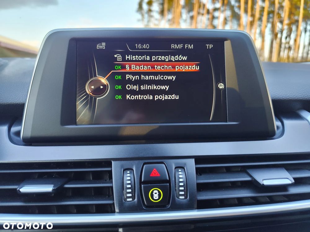 BMW Seria 2 218d Sport Line - 32