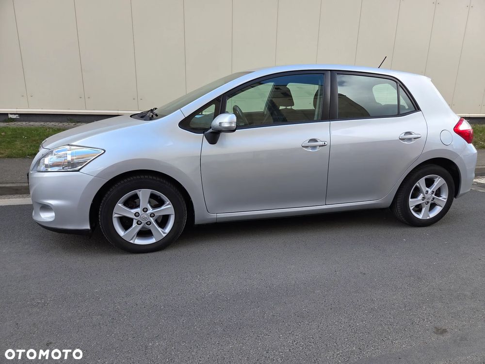 Toyota Auris 1.6 Sol - 4