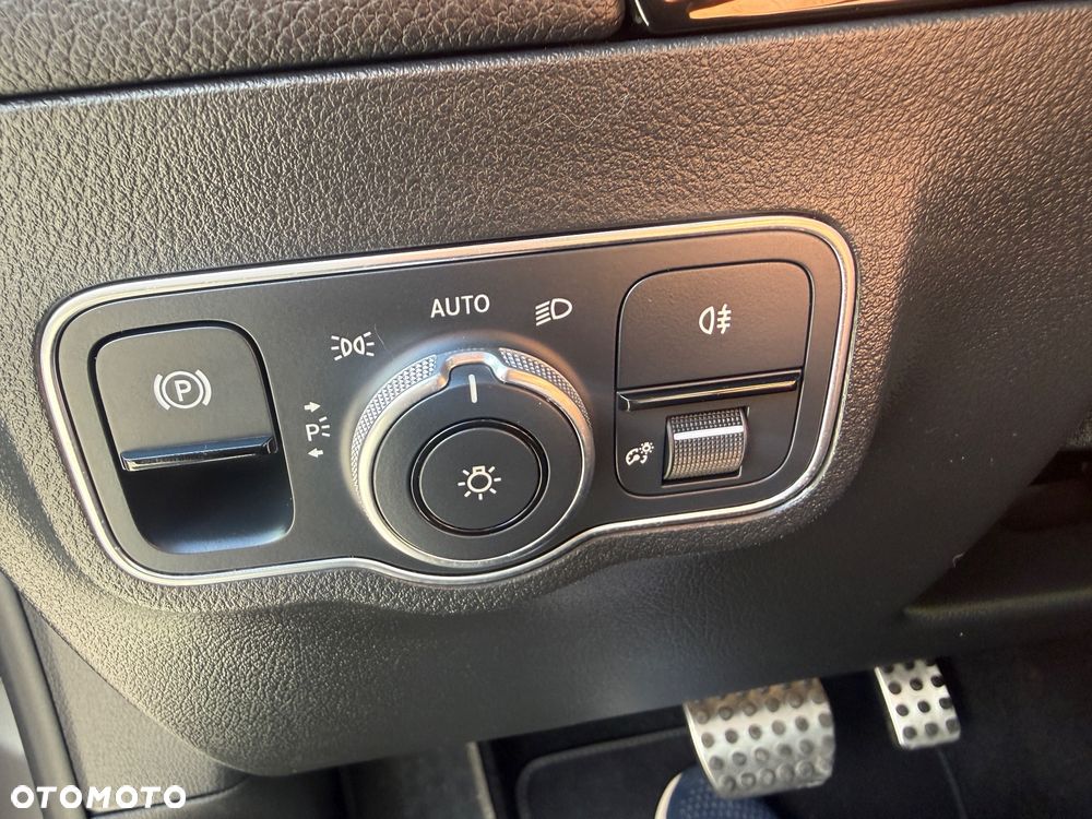 Mercedes-Benz GLA 200 d AMG Line - 33