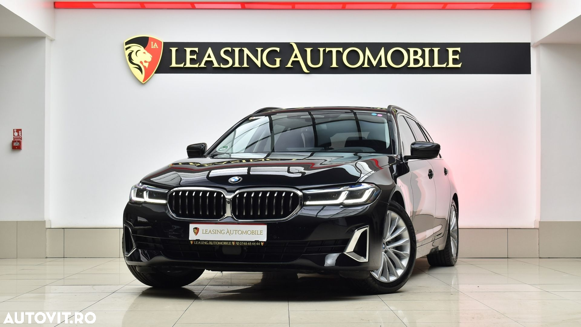 BMW Seria 5 520d xDrive Touring Aut. Luxury Line - 2