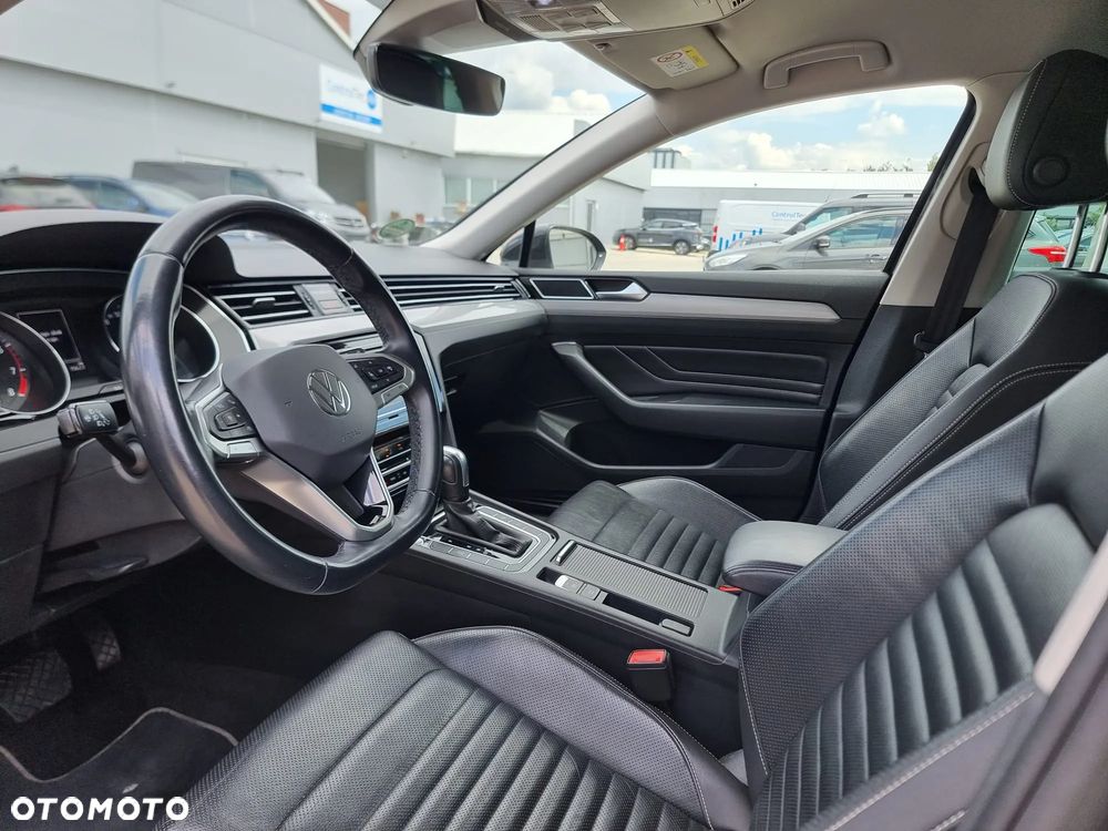Volkswagen Passat 2.0 TSI Business DSG - 17